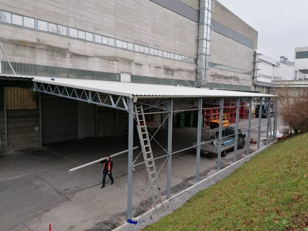 NADSTREŠNICA 24x15 m